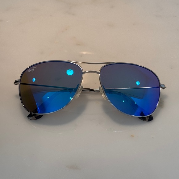 Maui Jim Silver Aviator Sunglasses with Blue Mirror Lenses and Brown Case - Picture 2 of 5